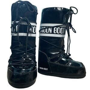 Black glossy PVC Moon Boot s7